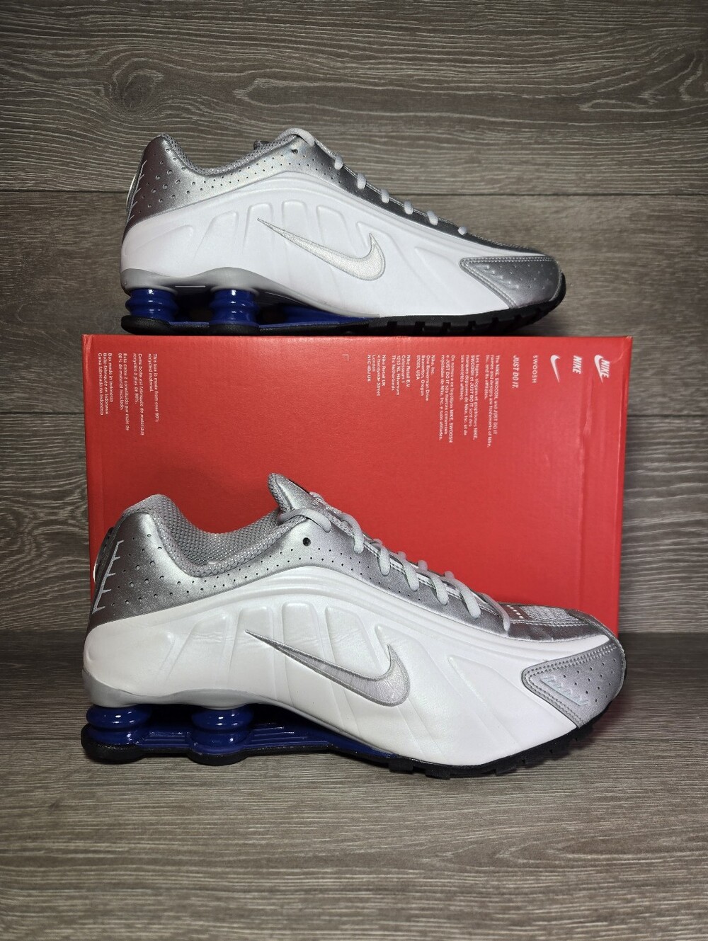 Nike Shox R4 Shoes Mens Size 10.5 White Deep Royal Blue Silver HQ1988-102 NEW